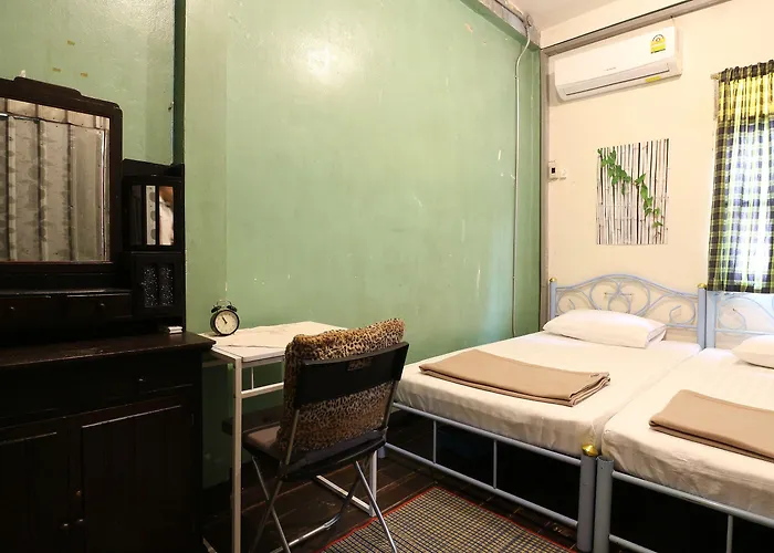 Nivas Siam Hostel *