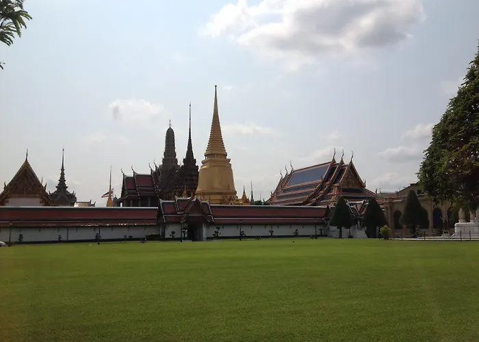 Nivas Siam Hostel *